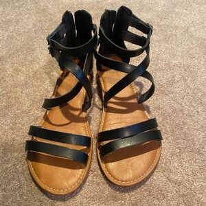 Black sandals - Size 7